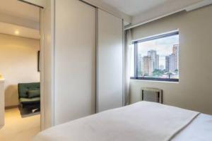 Apê Bienal Suits, arrumação, manobrista e piscina