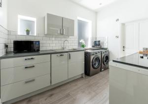 Tettenhall Lodge Apartment