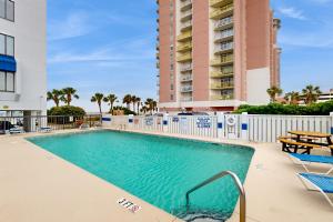 Crescent Towers I #102