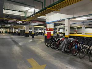 4083 - Em frente ao Hospital Albert Einstein e Estádio do Morumbi