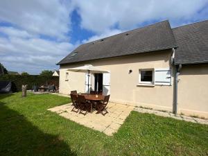 Maisons de vacances Maison avec grand jardin proche de Pegasus Bridge : photos des chambres
