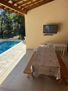 Chacara semi-nova em Ibiuna rodeada por natureza - Parurus