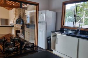 Chacara semi-nova em Ibiuna rodeada por natureza