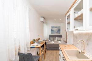 AnMarie with free parking