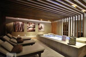 2093 - Em frente ao Hospital Albert Einstein e Estádio do Morumbi