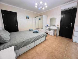 Sea Garden Apartment