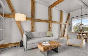 1 Bedroom Stunning Apartment In Humble