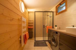 Chalets Le Chalet Lovecy - Vue sur les montagnes 4/5 pers : photos des chambres