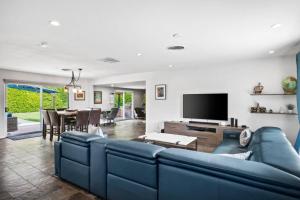 *Home - 2117 S Divot Ln, Palm Springs