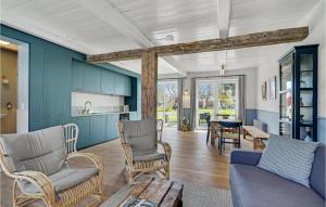 Cozy Apartment In Humble With Kitchen