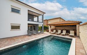 Nice Home In Vodnjan With Ethernet Internet