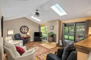 Jim and Shirley's Cukoo's Nest - North Plains