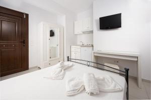 Economy Quadruple Room Dpan Saint George Naxos