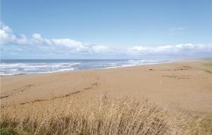 Maisons de vacances Lovely Home In Olonne Sur Mer With Wifi : photos des chambres