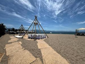 Beachfront Stay with 3 Pools Spa Gym Kids Club and Tennis