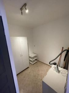 Maisons de vacances Maisonnette calme vue collines : photos des chambres