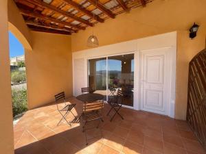 Maisons de vacances Maisonnette calme vue collines : photos des chambres