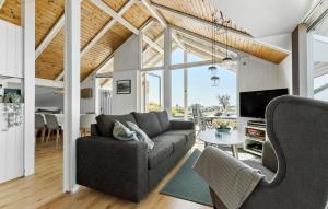 Beautiful Home In Ebeltoft