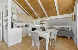 Beautiful Home In Ebeltoft