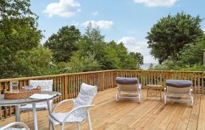 Beautiful Home In Dronningmølle