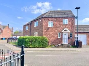 Payler House Sheffield-WiFi -Large Parking Space-cozy 4 bedrooms - Darnall