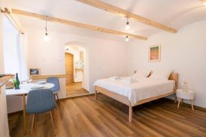 Jerry's Old Town Garden 