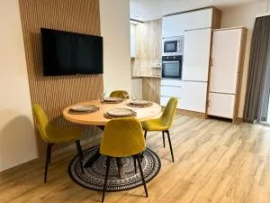 Studio magnifique avec terrasse spacieuse et jardin Loèche-les-Bains Vacances - Lös