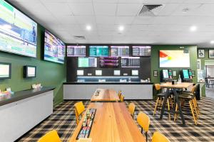 Morayfield Tavern