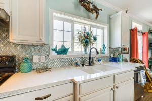 1 Mi to Marina Rockport Vacation Rental