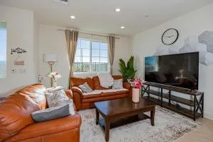 Quiet Suburban Townhouse in Ontario - Riverside