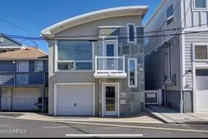 Boardwalk Access, Ocean View - Point Pleasant