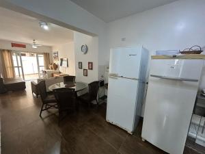 Apto terreo 50 metros da praia do Guaruja