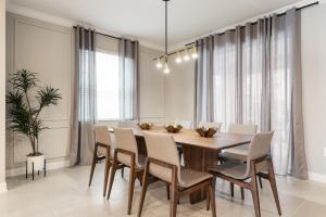 6 Bedrooms 5 Bathrooms Champions Gate 8935 Tw