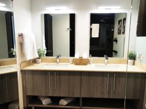 CityScape Properties 2br AC 754 ft2 Amenities 24 hours Concierge