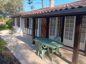 Maison spacieuse avec jardin, proche commerces et plage, 6 couchages, parking privatif - FR-1-239-902