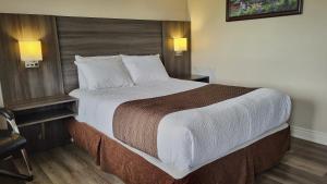Maple Leaf Inn & Suites