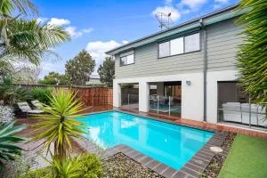 Bundoora Perfection - Luxury Family Oasis with pool - Epping