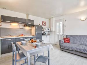 Appartements Appartement cosy et fonctionnel, centre de Cabourg, 4 pers, WiFi gratuit, proche commerces et plage - FR-1-788-5 : photos des chambres