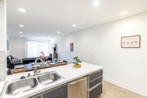 Hollywood Furnished Apartments