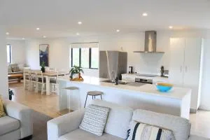 The Stargazer - Mangawhai Heads Holiday Home - Hakaru