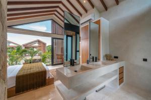 Villa Naoki - 1BR Architectural Gem Next to The Beach in Canggu