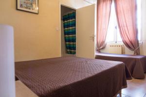 Hotels Hotel Jaures : photos des chambres