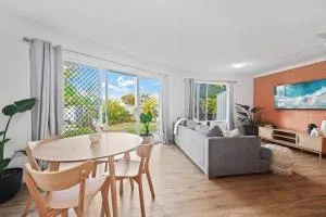 Pet & Family Friendly Central - Будерім