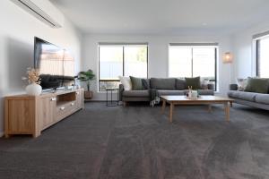 3 Bedroom Home: Parking & WiFi