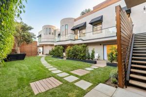 Malibu Sand Carbon Beach Suites