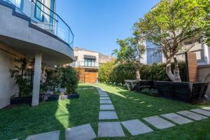 Malibu Sand Carbon Beach Suites