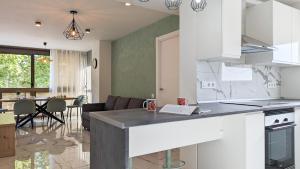 LAS OLAS 0ld Town Apartments