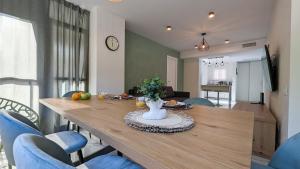 LAS OLAS 0ld Town Apartments