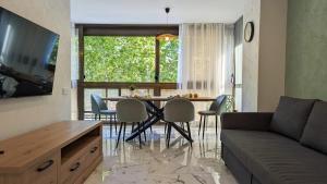 LAS OLAS 0ld Town Apartments