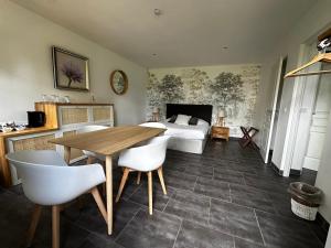 Hotels Hotel les Grands Chenes : photos des chambres